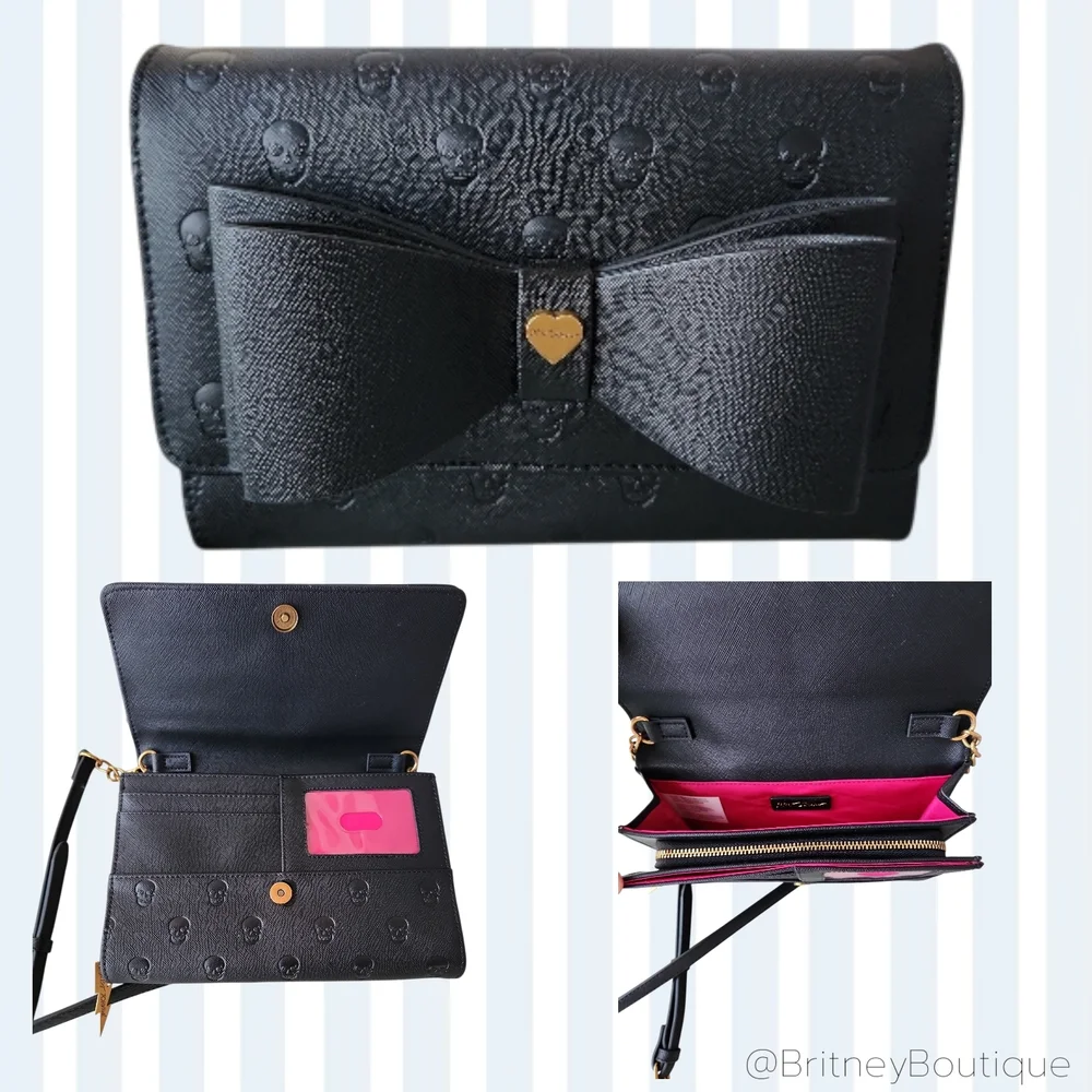 Betsey Johnson SKULLICIOUS Black Bow Crossbody - Picture 1 of 7